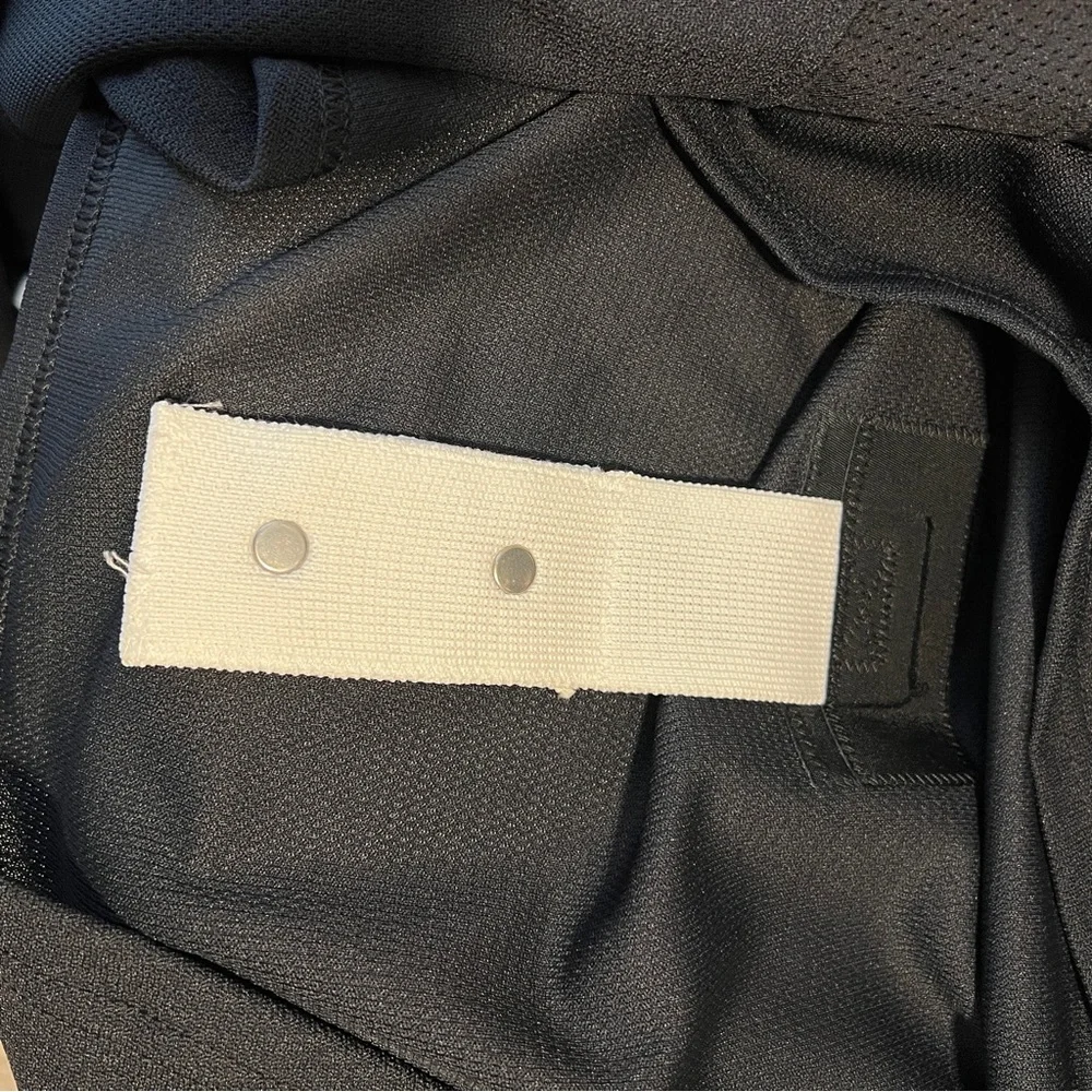 Adidas NHL Detroit Red Wings black jersey - Picture 4 of 7